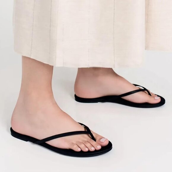 🆕 Black Leather Thong Sandals Women’s Flip Flops Comfy Summer Rubber Dressy - Picture 5 of 5